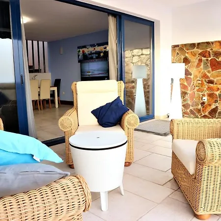 Faro Villa Puerto Calero