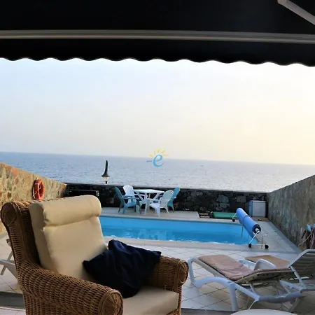 Faro Villa Puerto Calero